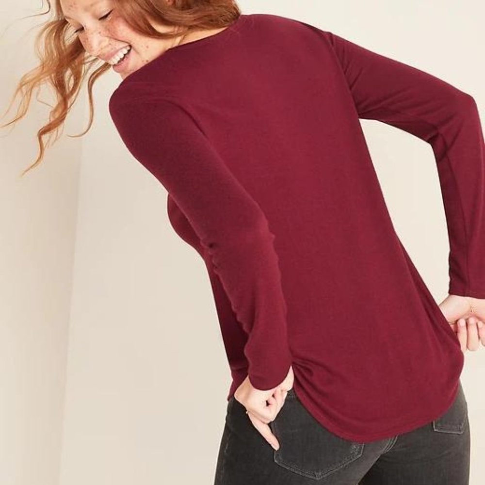 Old Navy Cozy Plush-Knit Long-Sleeve Tee for Women - Picture 2 of 3
